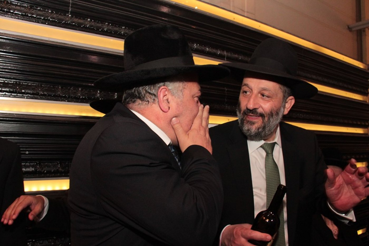 תיעוד ענק: מפגן הכוח של יו"ר ש"ס בחתונת בתו