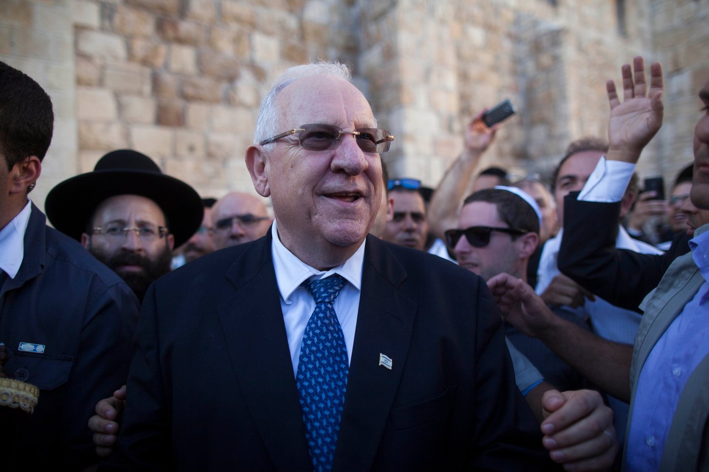 תיעוד: הנשיא הנבחר ראובן רובי ריבלין התפלל בכותל