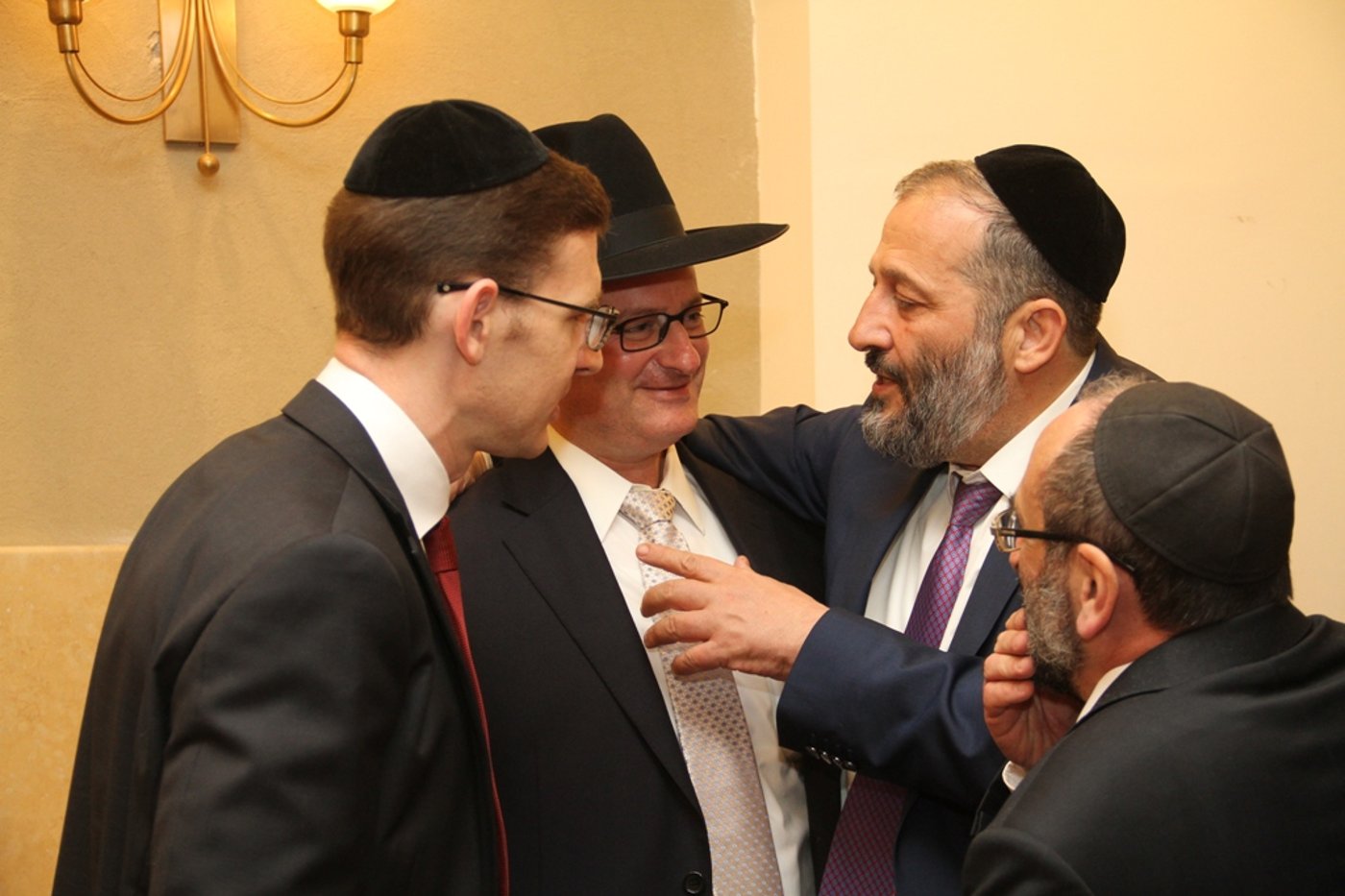 דרעי לנתניהו: "די לרדיפה הנוראה של לומדי התורה"