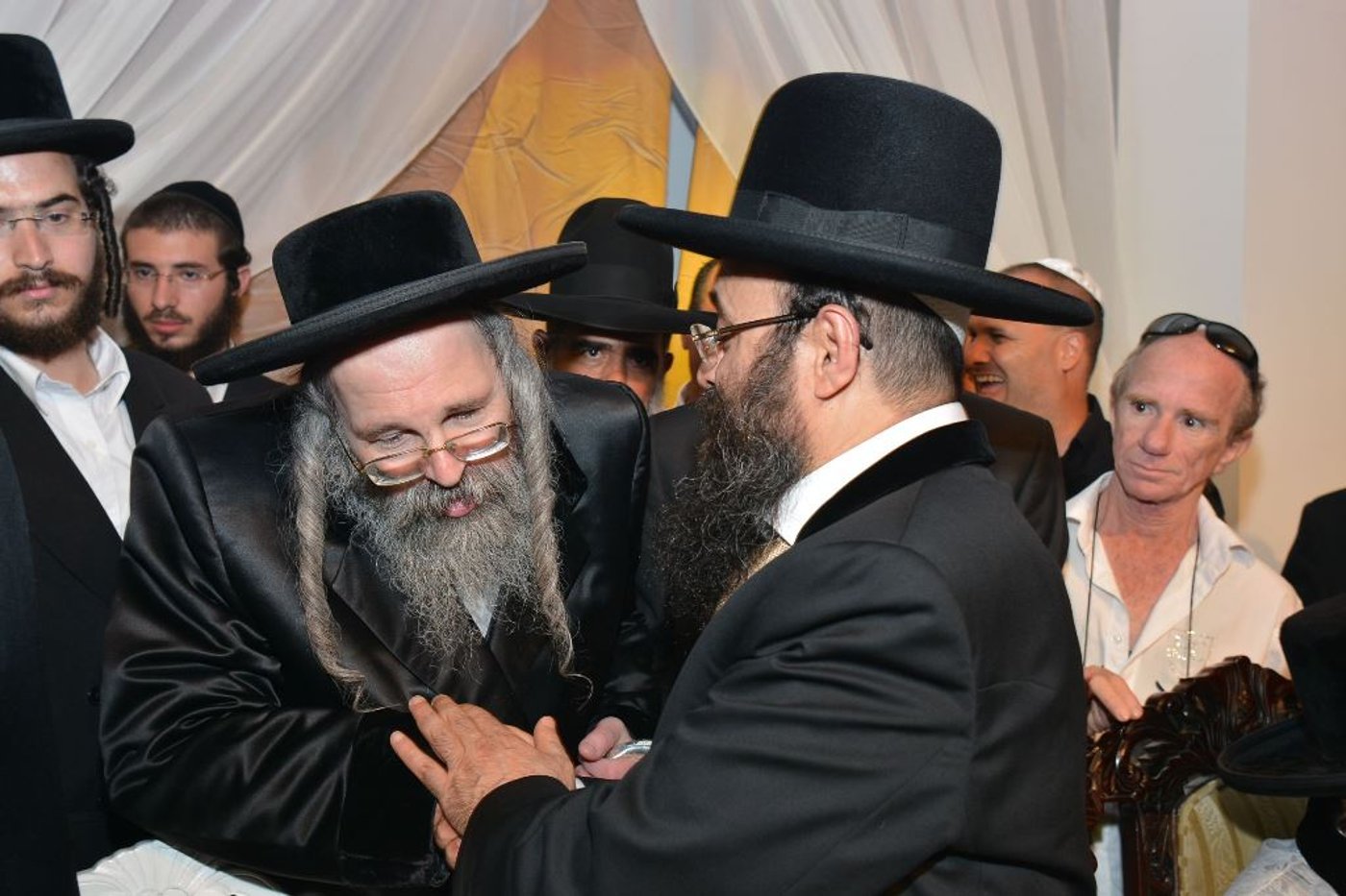 צפו בגלריה: "הרנטגן" חיתן בן בכור