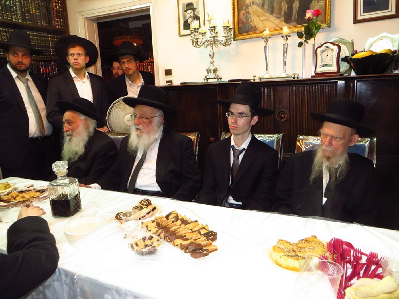 תיעוד: ראשי ישיבת פוניבז' השתדכו