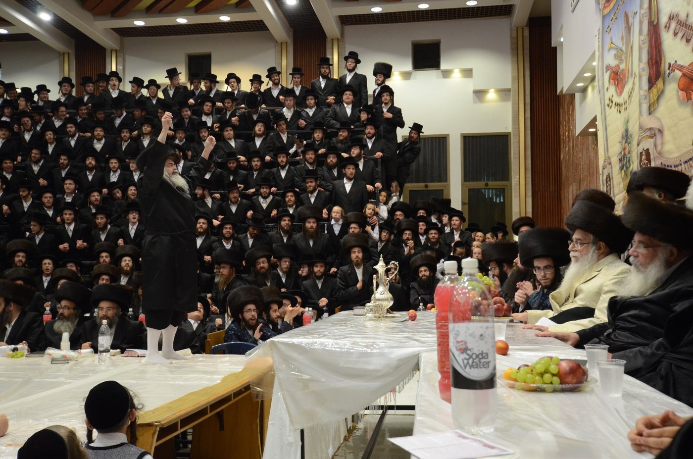 גלריה: שמחת הפארשפיל בחצר הקודש צאנז