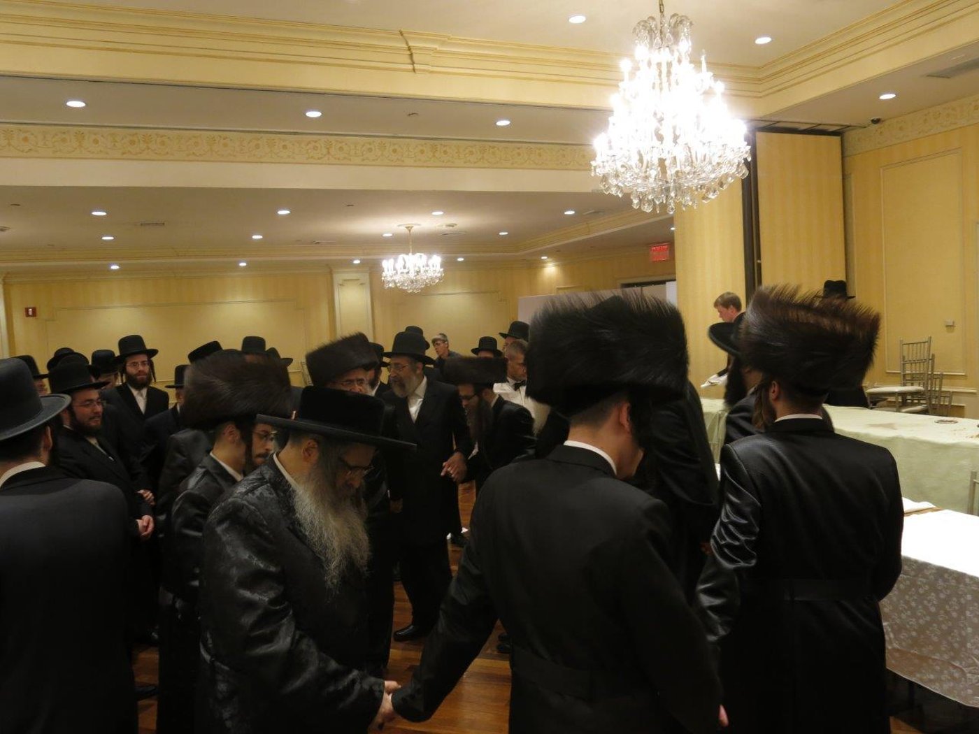 סאטמר: האדמו"ר בשבע ברכות לבת הדיין הגרח"ד כץ
