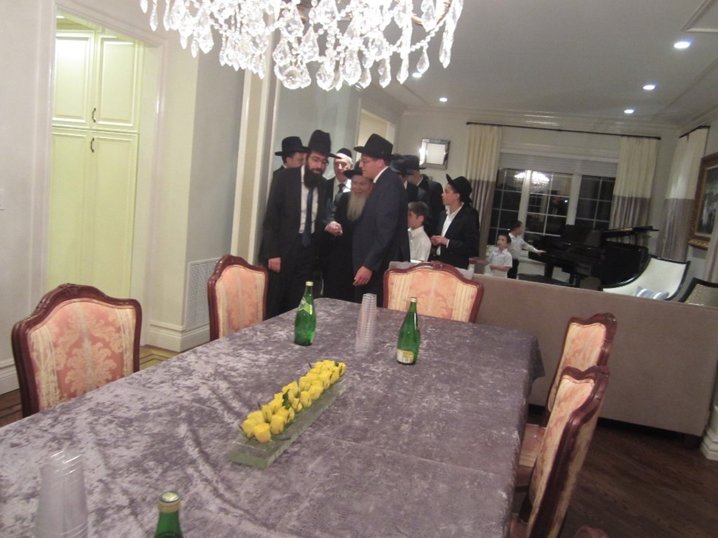 לייקווד: המסע של רבי אריה פינקל יצא לדרך • תמונות מקבלת הפנים