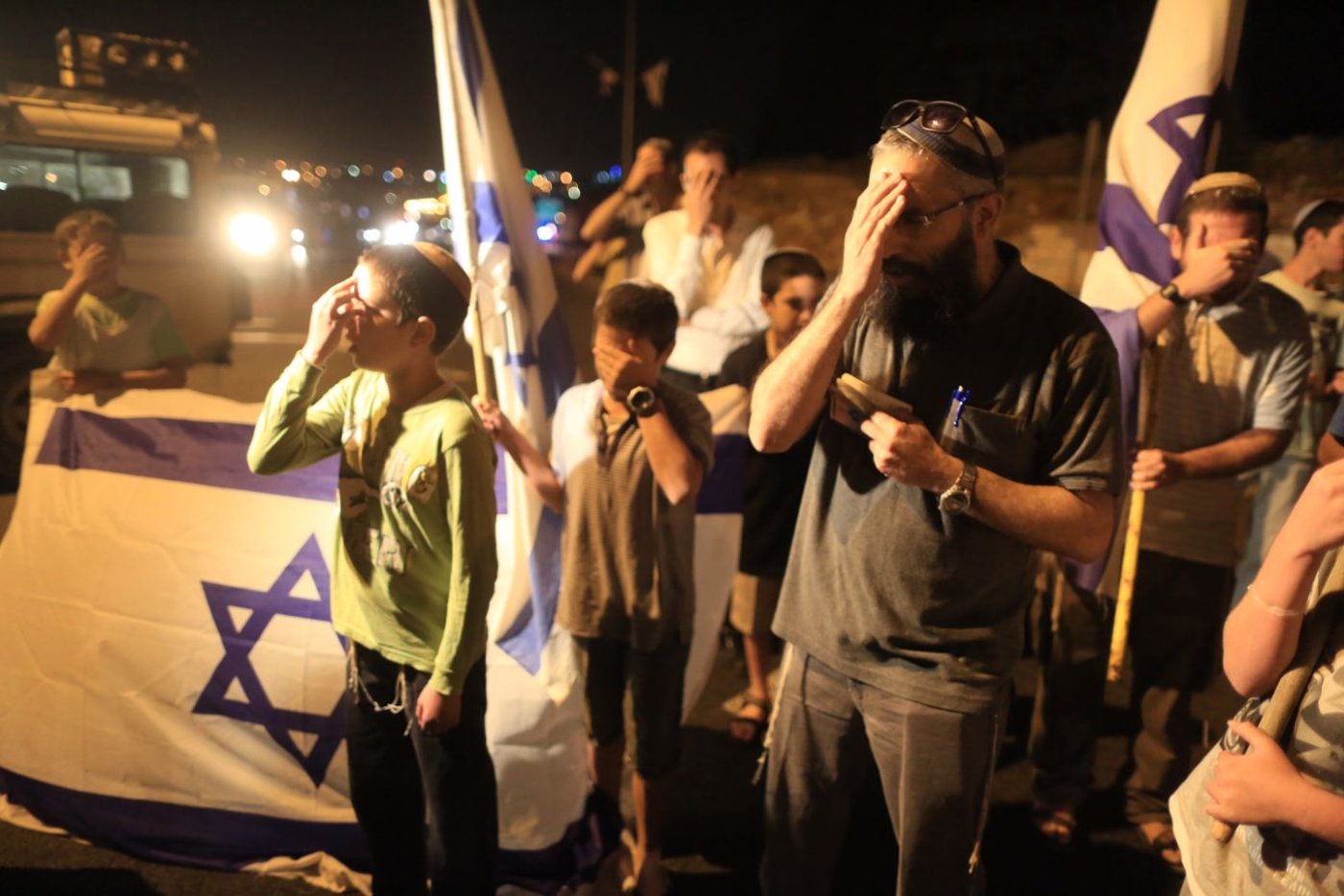 רגע אחרי ההודעה: תפילות ובכי • צפו