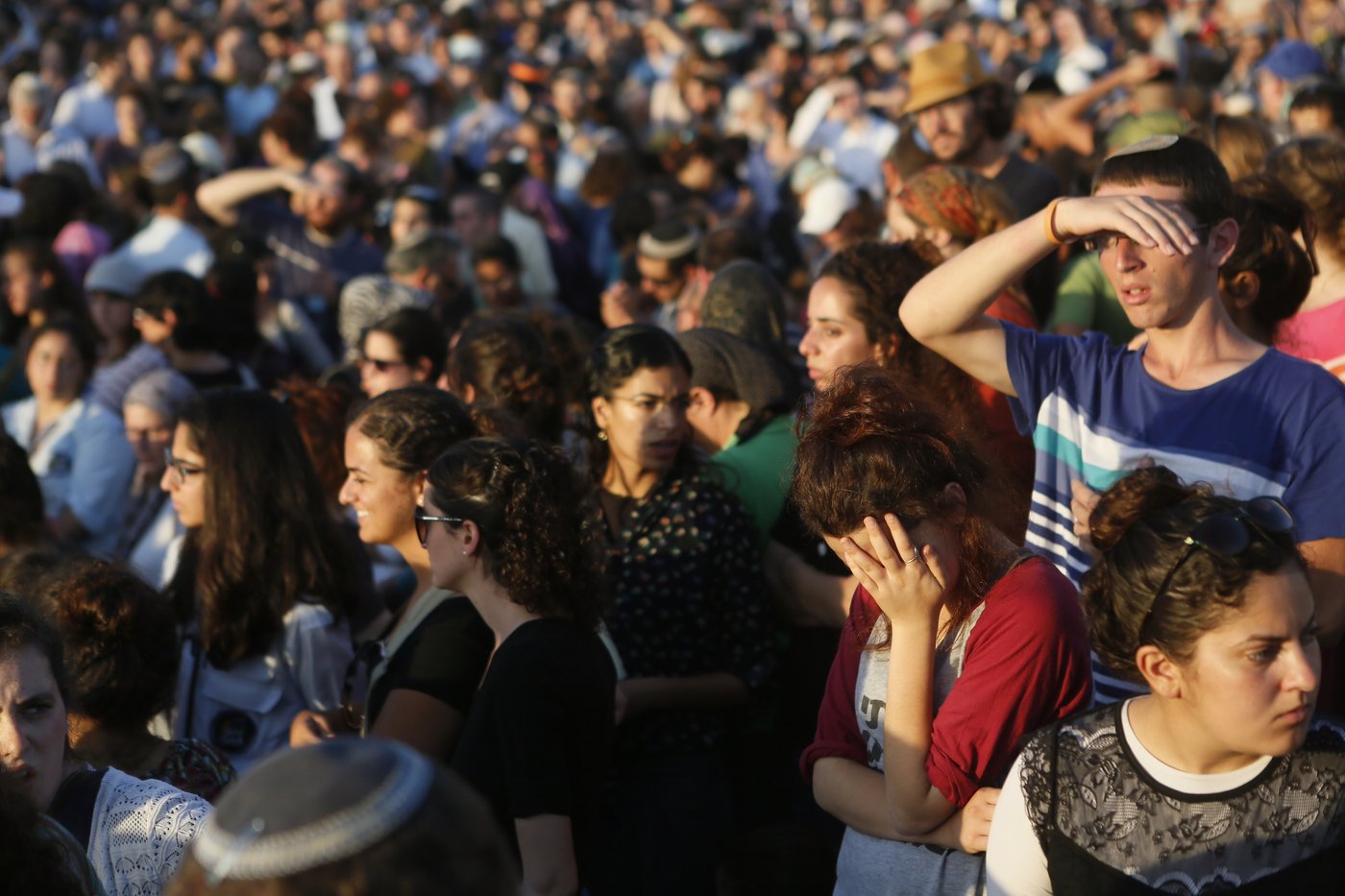 בראש מורכן ודמעות: דרכם האחרונה של אייל, נפתלי וגיל-עד