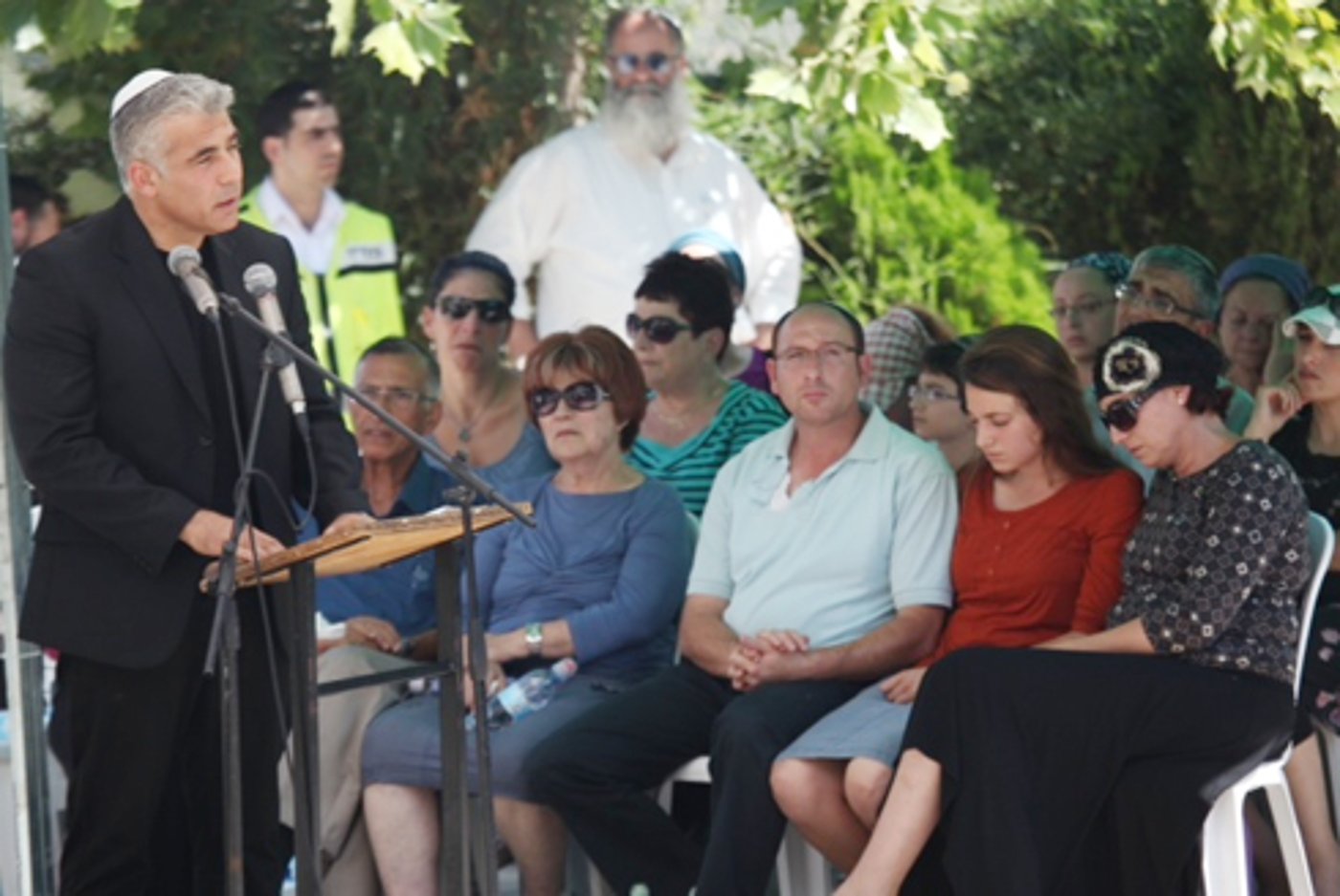 הלוויות קורעות לב: "תנוח בשלום ילד שלי; אנחנו צריכים כוח"