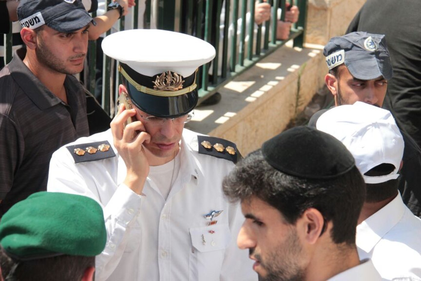 הלוויות קורעות לב: "תנוח בשלום ילד שלי; אנחנו צריכים כוח"