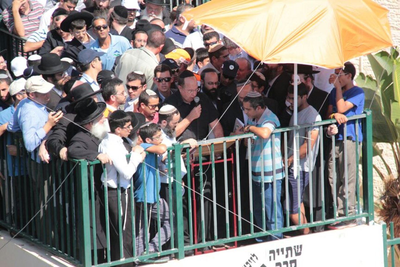 הלוויות קורעות לב: "תנוח בשלום ילד שלי; אנחנו צריכים כוח"