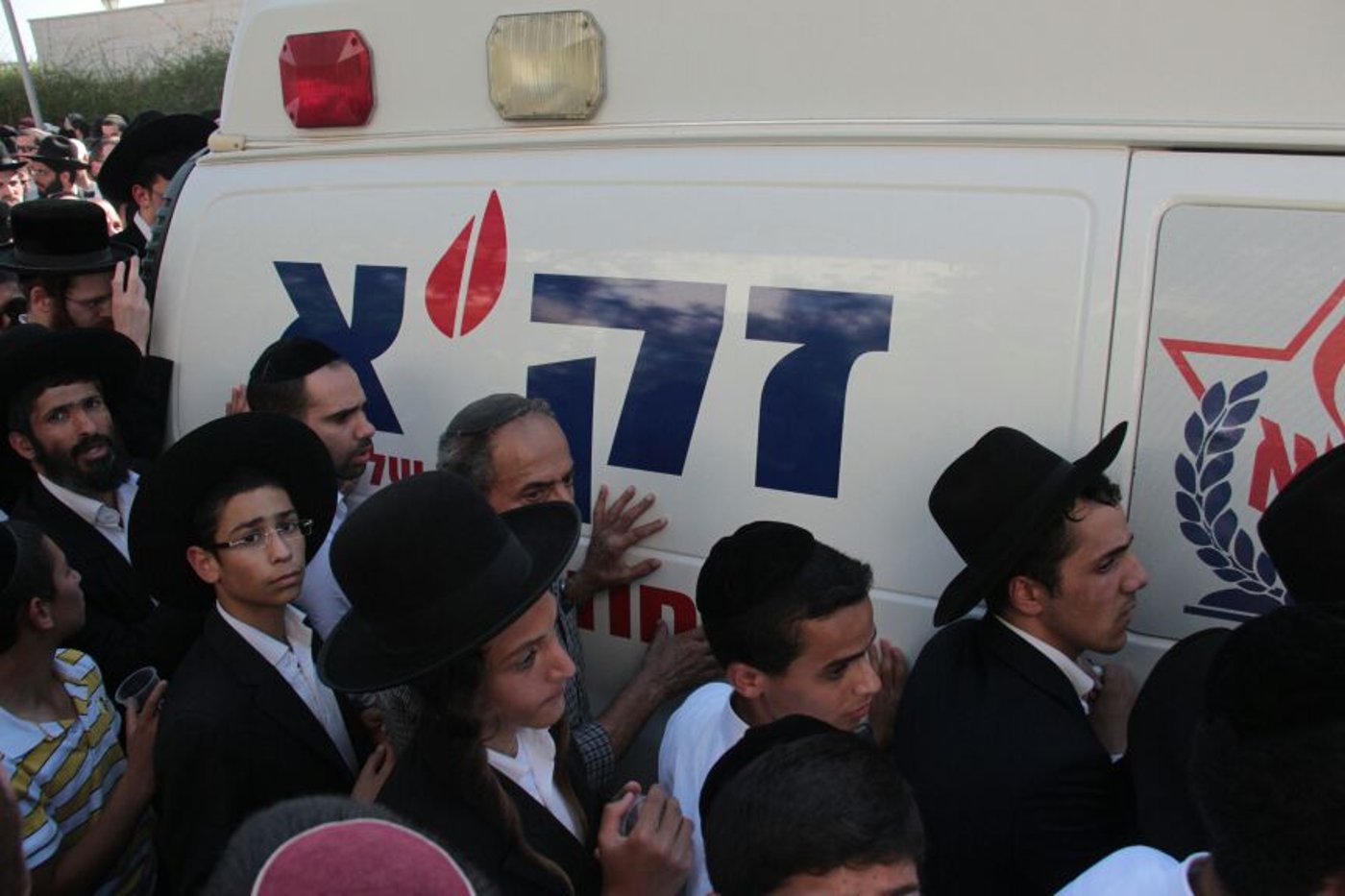 הלוויות קורעות לב: "תנוח בשלום ילד שלי; אנחנו צריכים כוח"