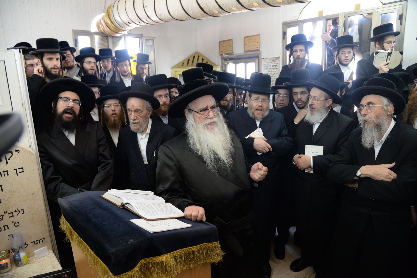 20 שנה להסתלקות: האדמו"ר מצאנז עלה לקבר אביו