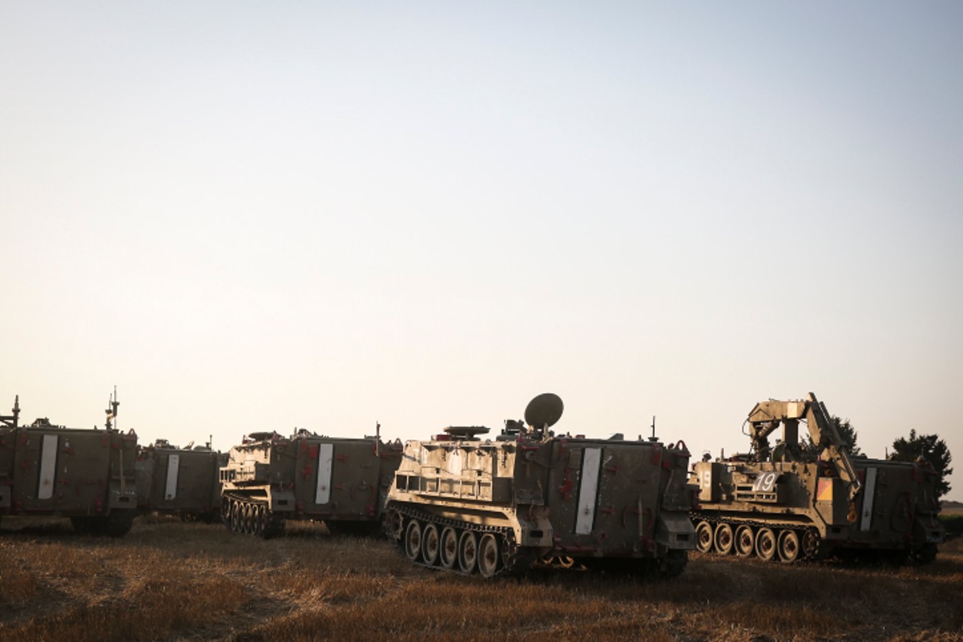 לקראת פעולה? כוחות צה"ל נערכים בגבול רצועת עזה • תמונות