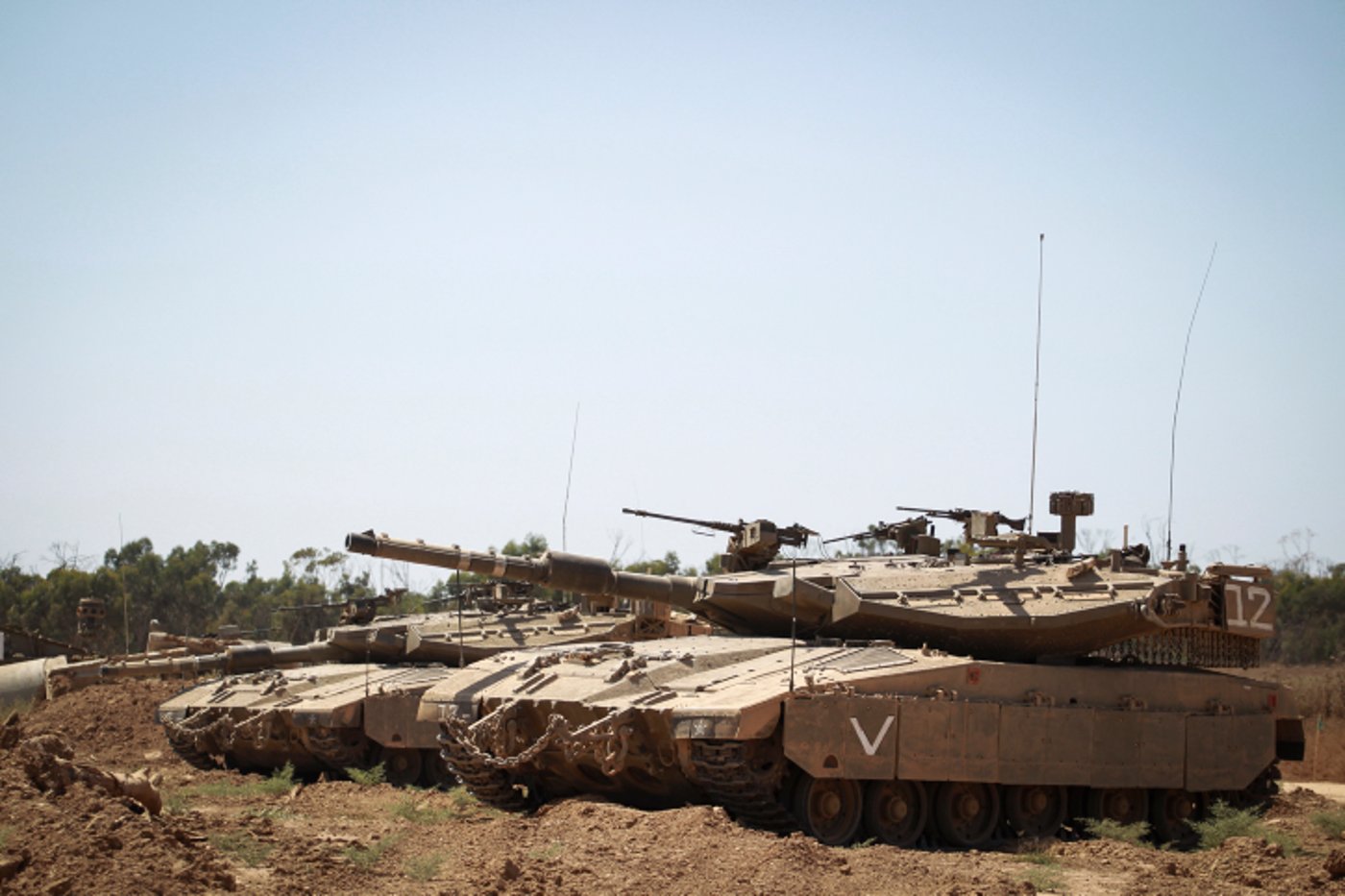 לקראת פעולה? כוחות צה"ל נערכים בגבול רצועת עזה • תמונות