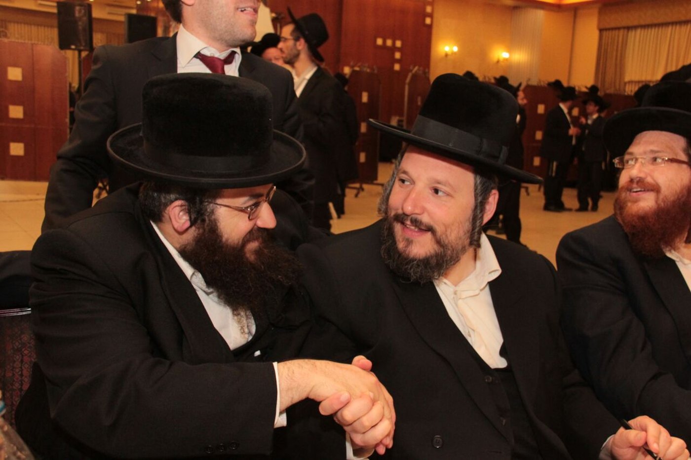 גלריה: הגר"ח קנייבסקי רקד אצל "המלך" אברהם רובינשטיין