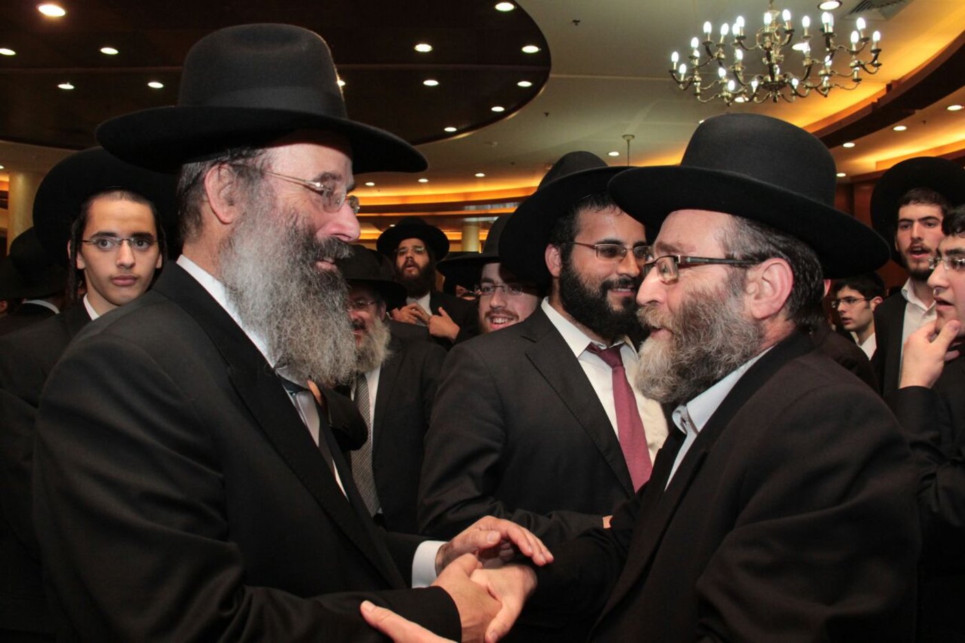 גלריה: הגר"ח קנייבסקי רקד אצל "המלך" אברהם רובינשטיין