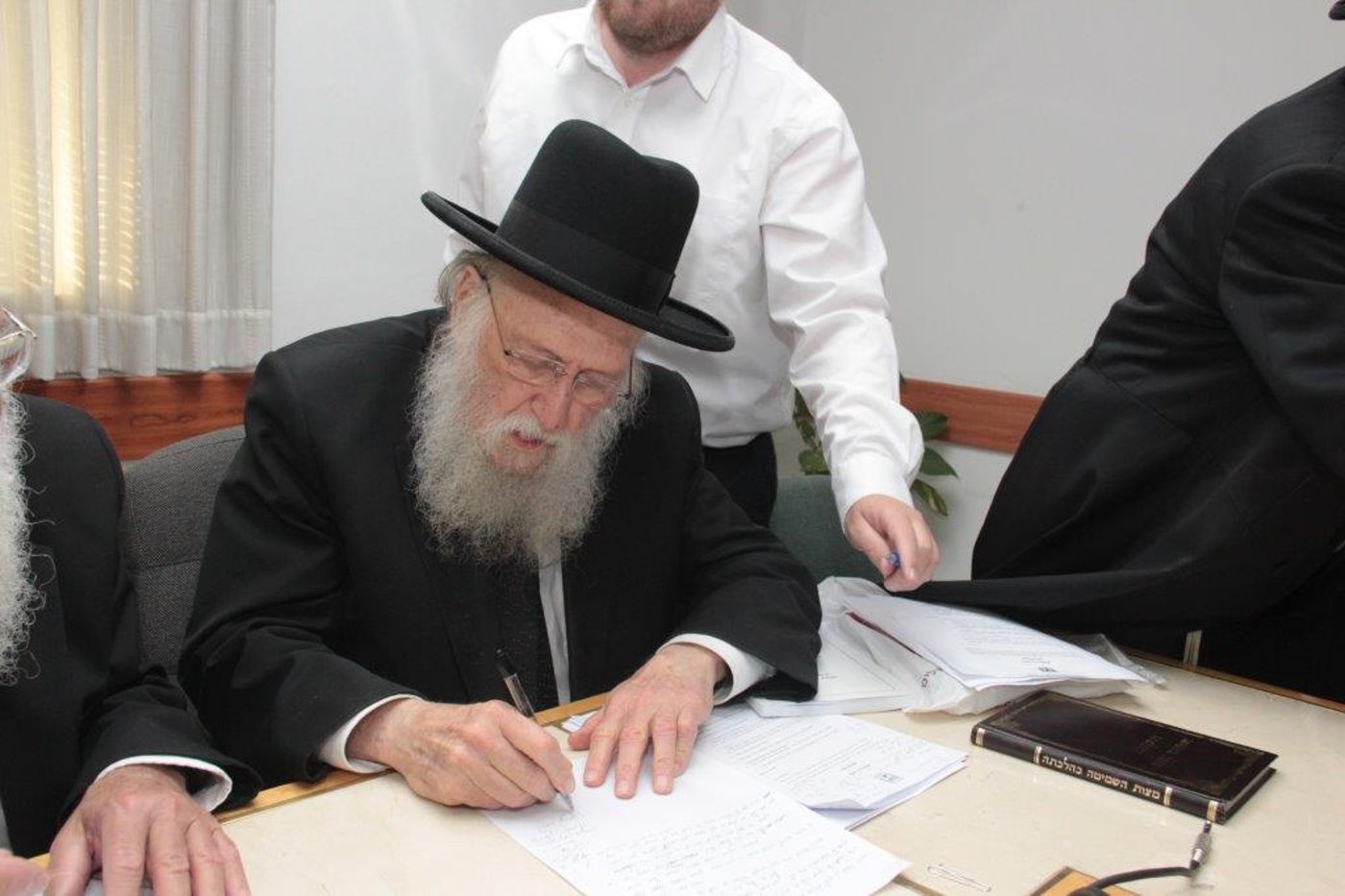 הרבנות הראשית מאיימת: לא נכיר בגיורים שיתבצעו לפי החוק החדש