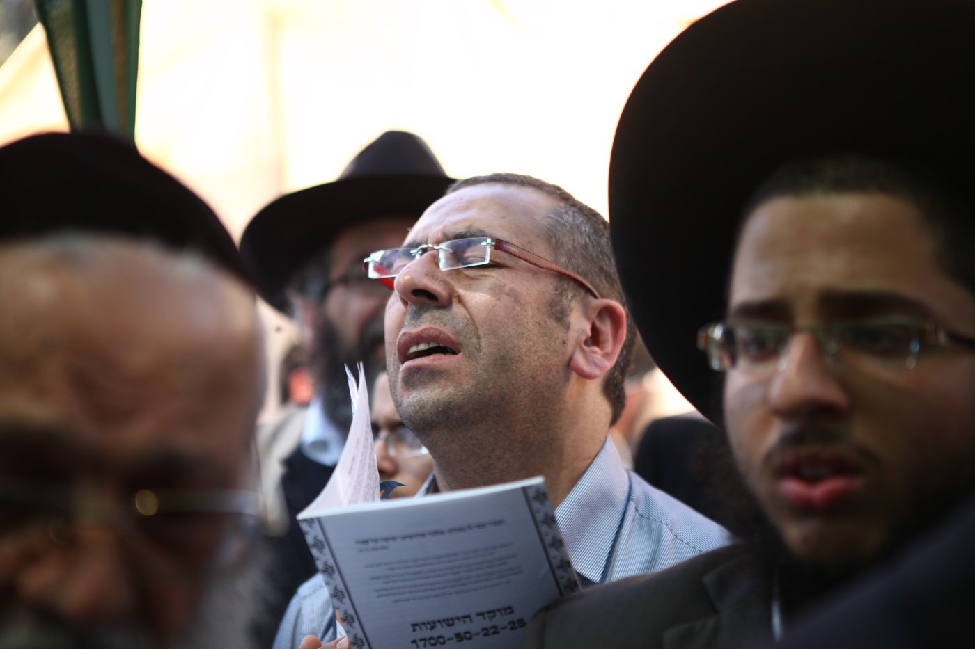 הרב שלום כהן על קבר הרב עובדיה; "התפלל על חיילי ישראל"