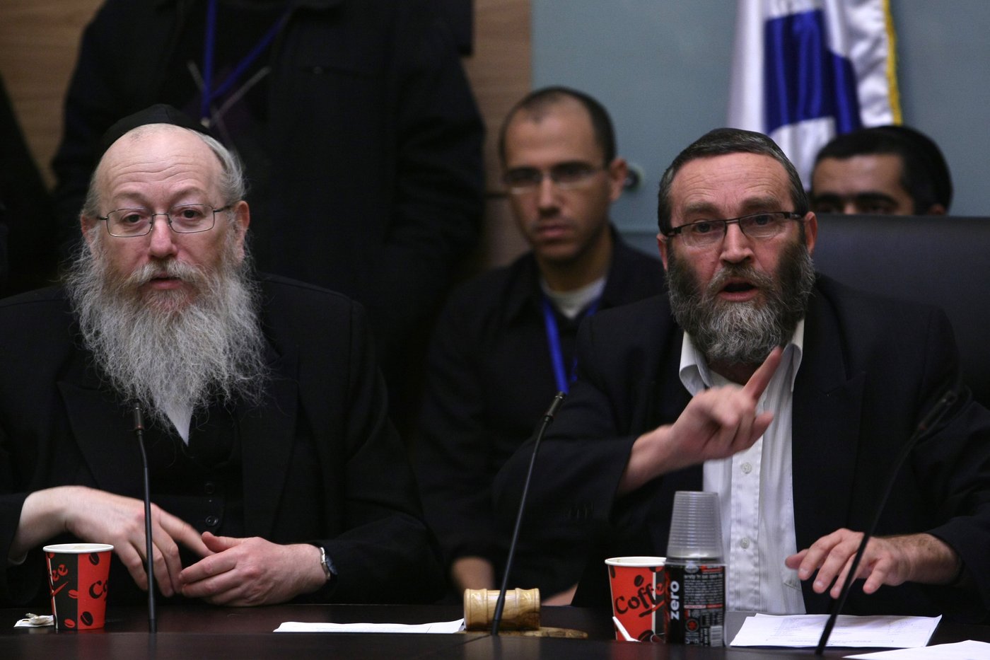 חוגגים, חברי הכנסת גפני וליצמן