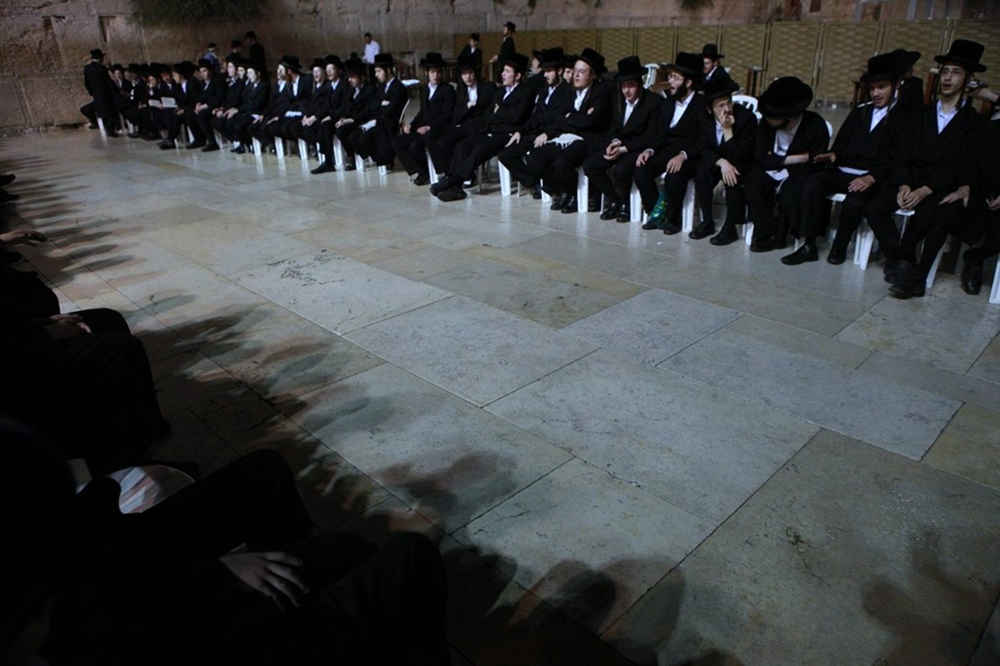 גלריה: מוצאי תשעה באב בכותל המערבי