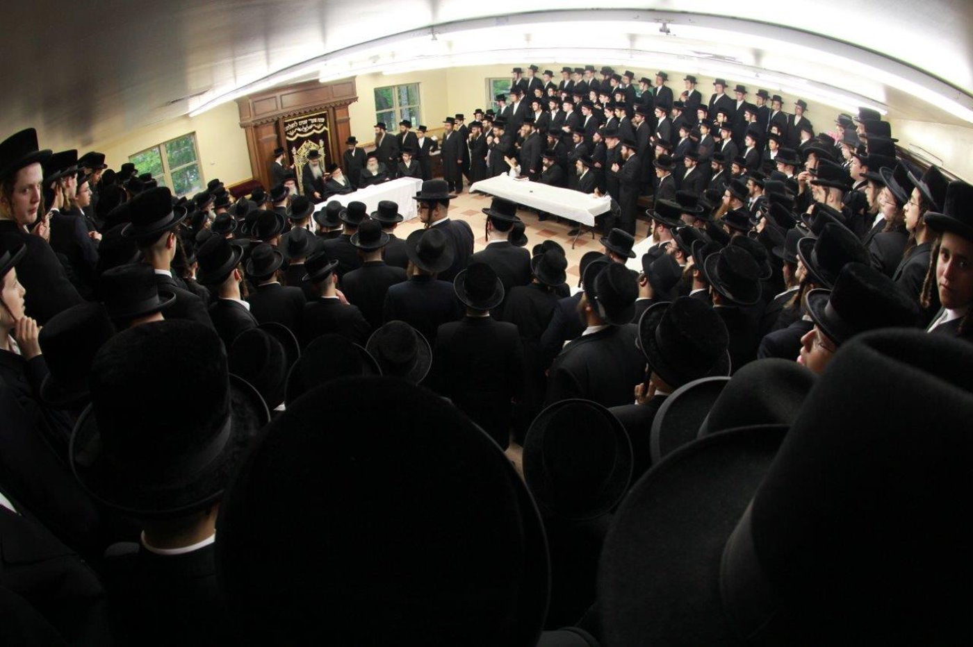 הרבי מסקווירא ביקר את ילדי החיידר באמצע החופש • גלריה