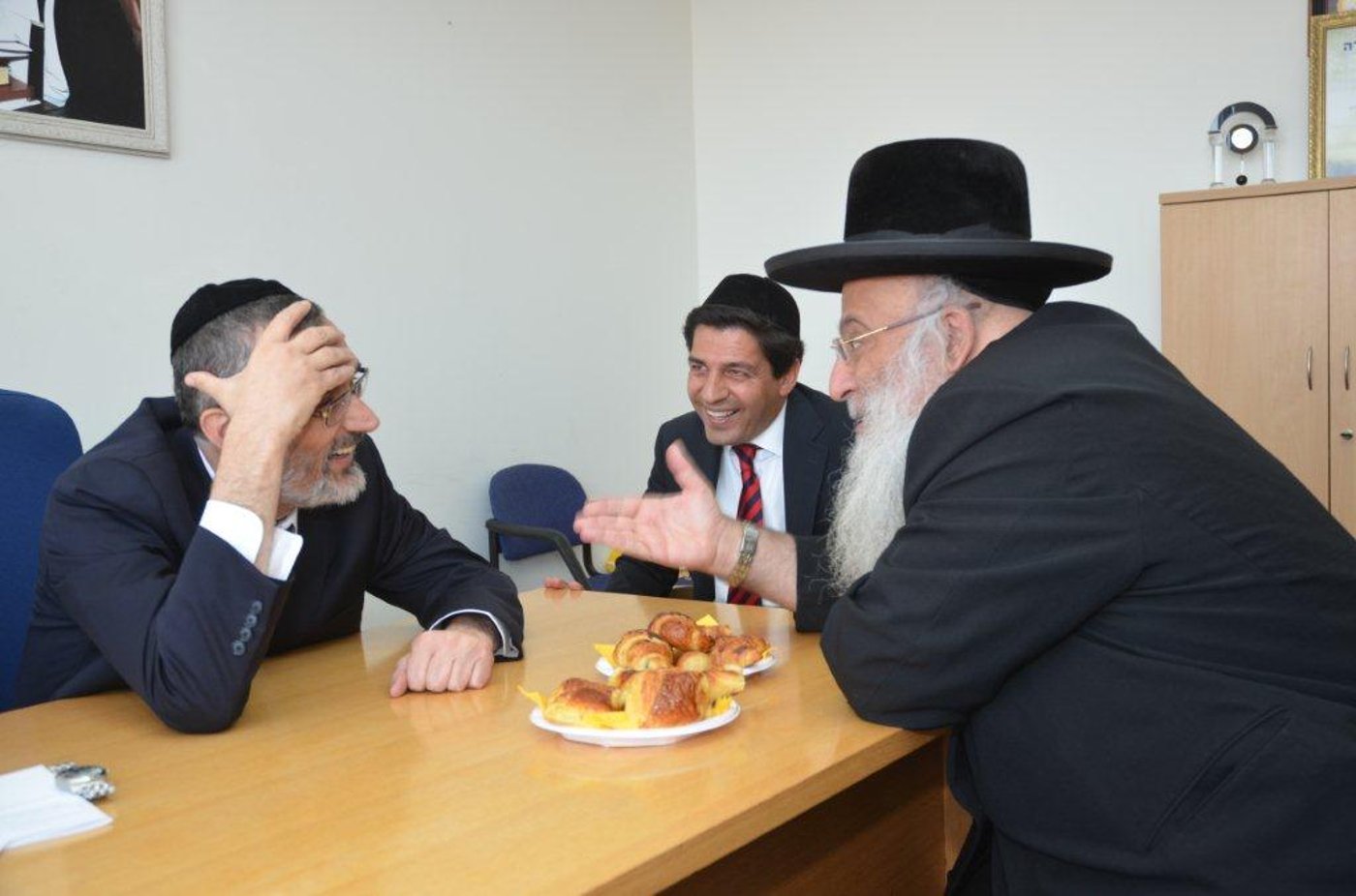המקובל הרב בניהו שמואלי נפגש עם ניר ברקת וסגנו צביקה כהן
