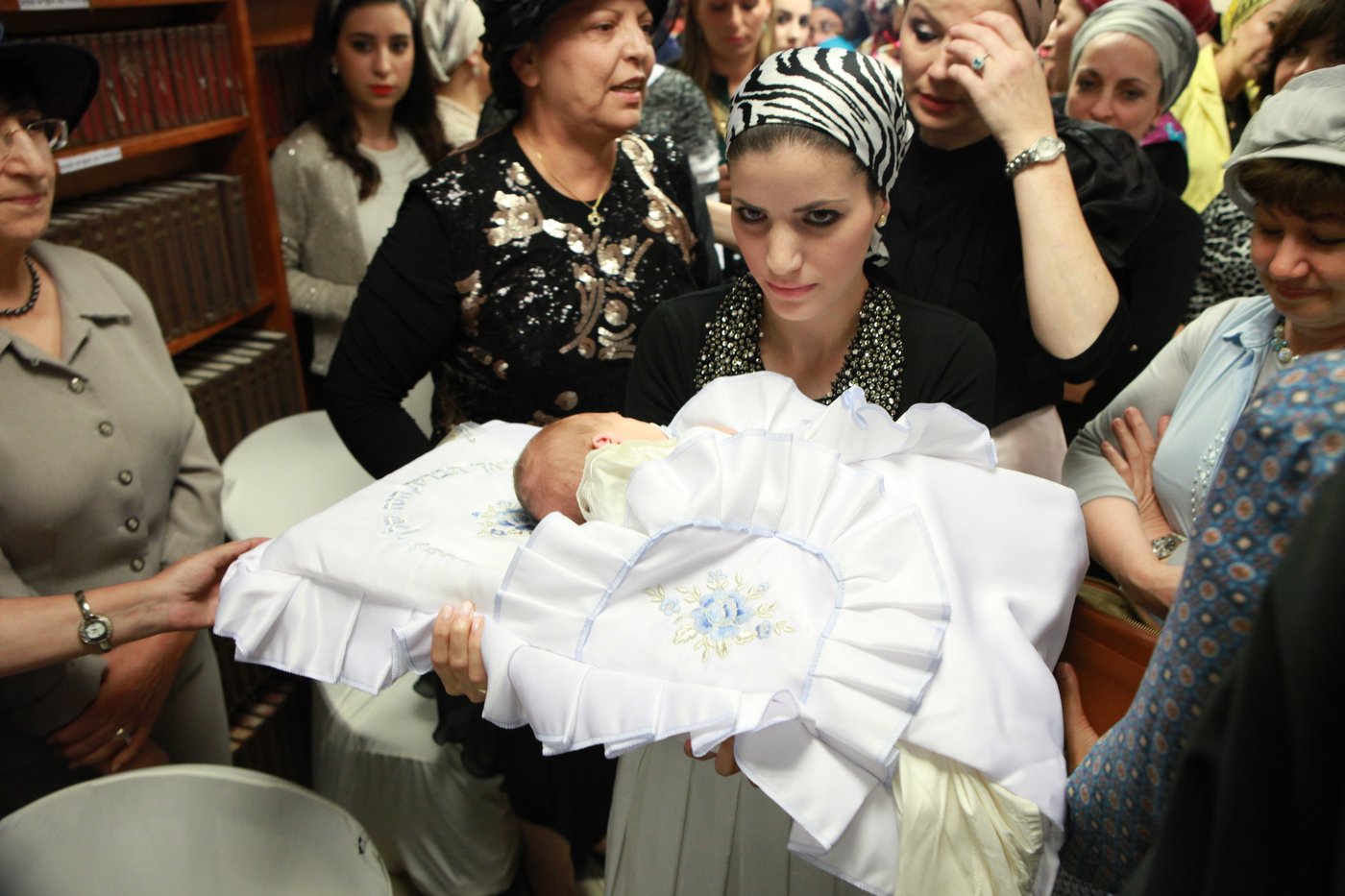 מי ישב סנדק? צפו ב"עימות" בין הרב יצחק יוסף לרב משה יוסף