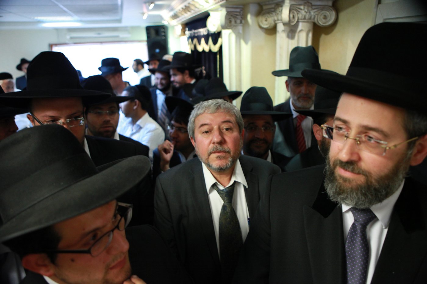 מי ישב סנדק? צפו ב"עימות" בין הרב יצחק יוסף לרב משה יוסף
