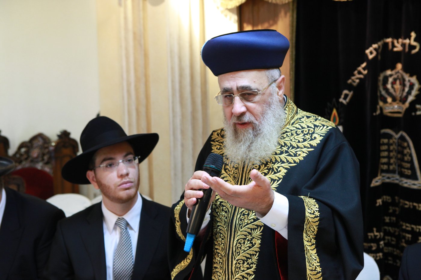 מי ישב סנדק? צפו ב"עימות" בין הרב יצחק יוסף לרב משה יוסף