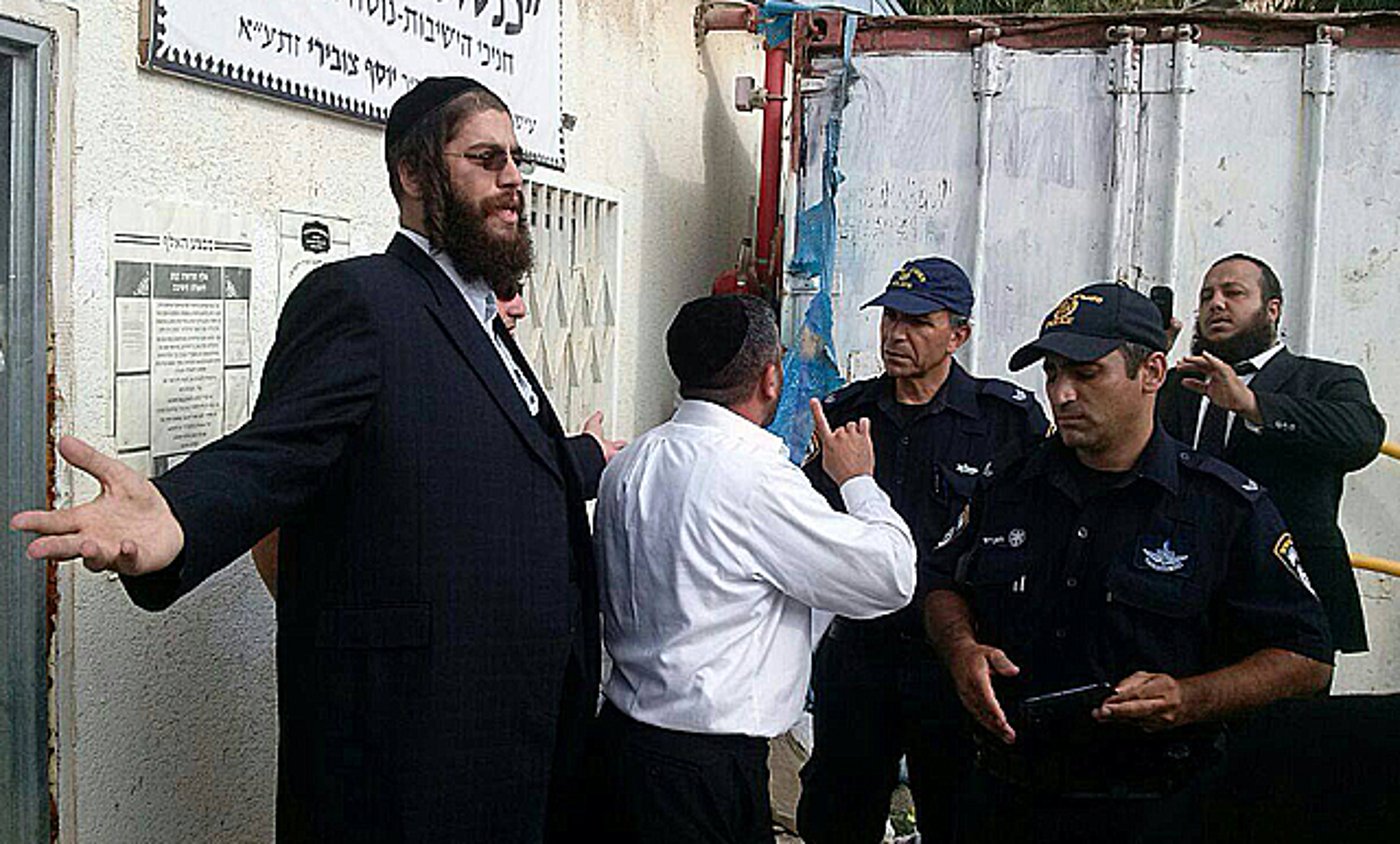 פרוש וצברי בשיאו של העימות, הבוקר