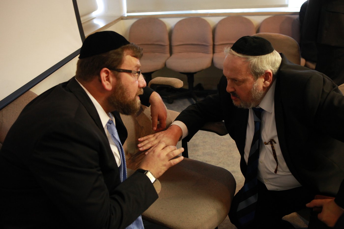 סגן ראש העיר ירושלים צביקה כהן חגג יום הולדת בלשכתו בעירייה