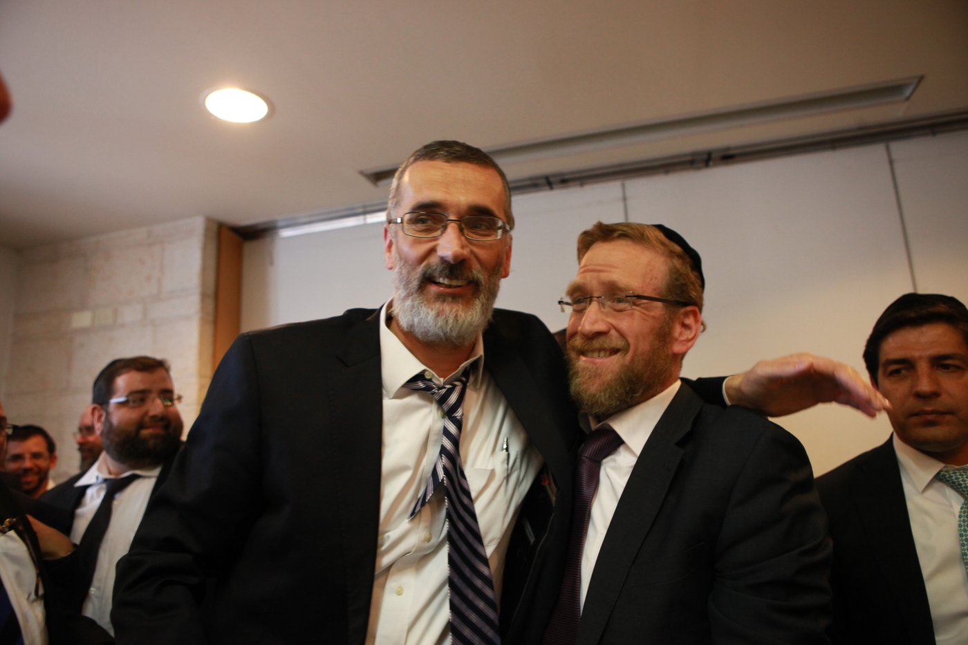 סגן ראש העיר ירושלים צביקה כהן חגג יום הולדת בלשכתו בעירייה