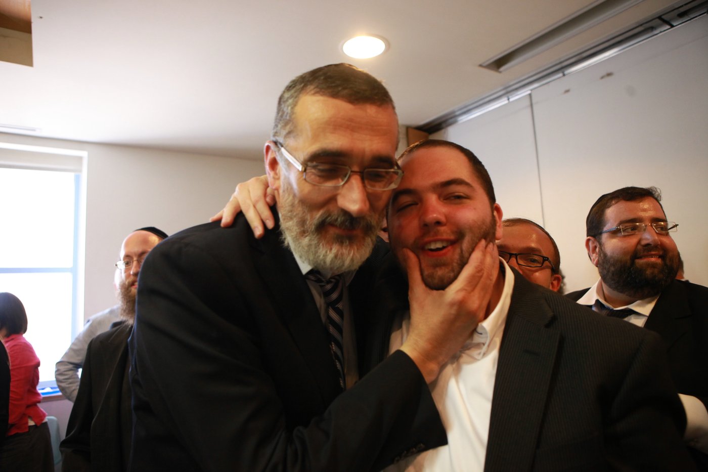 סגן ראש העיר ירושלים צביקה כהן חגג יום הולדת בלשכתו בעירייה