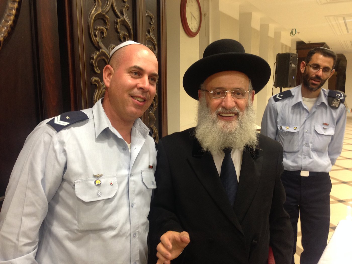 חצות לילה: מאות אנשי חיל האוויר בסליחות בישיבת "אור החיים"