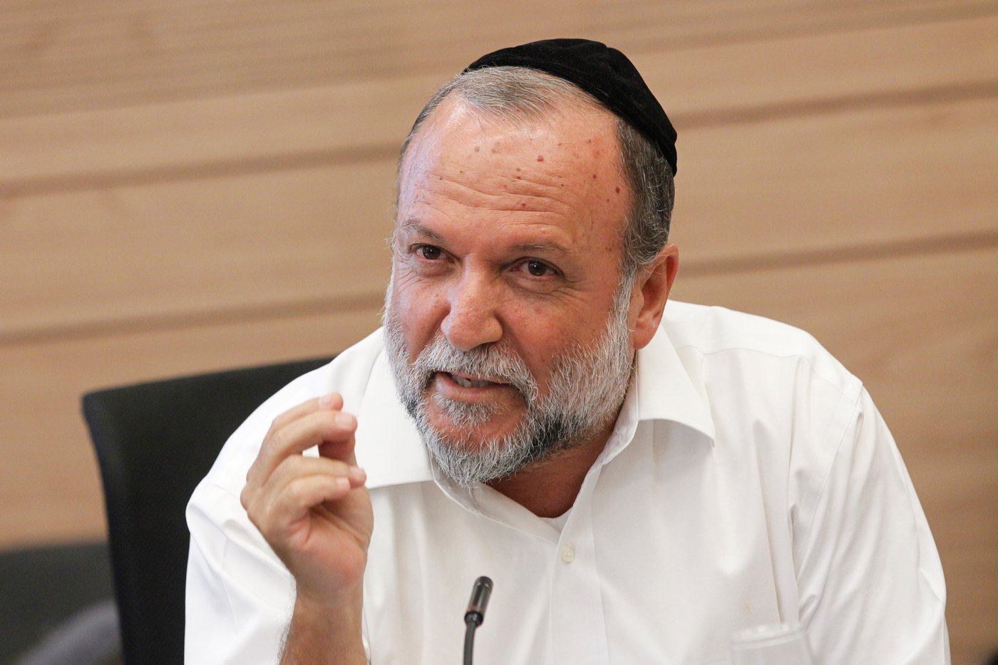 מתנגד לפגישה. ח"כ יצחק כהן