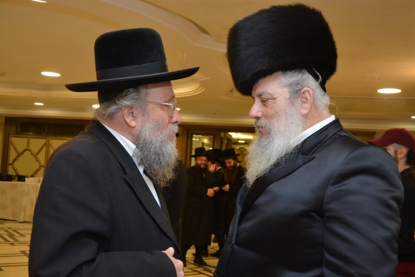 גלריה: חנוך זייברט חיתן, כולם התייצבו לאחל מזל טוב
