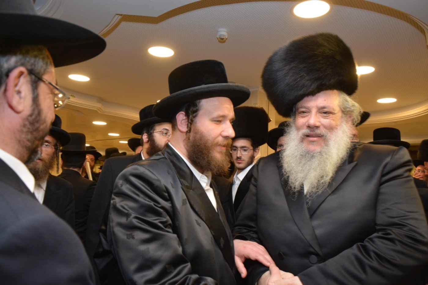 גלריה: חנוך זייברט חיתן, כולם התייצבו לאחל מזל טוב