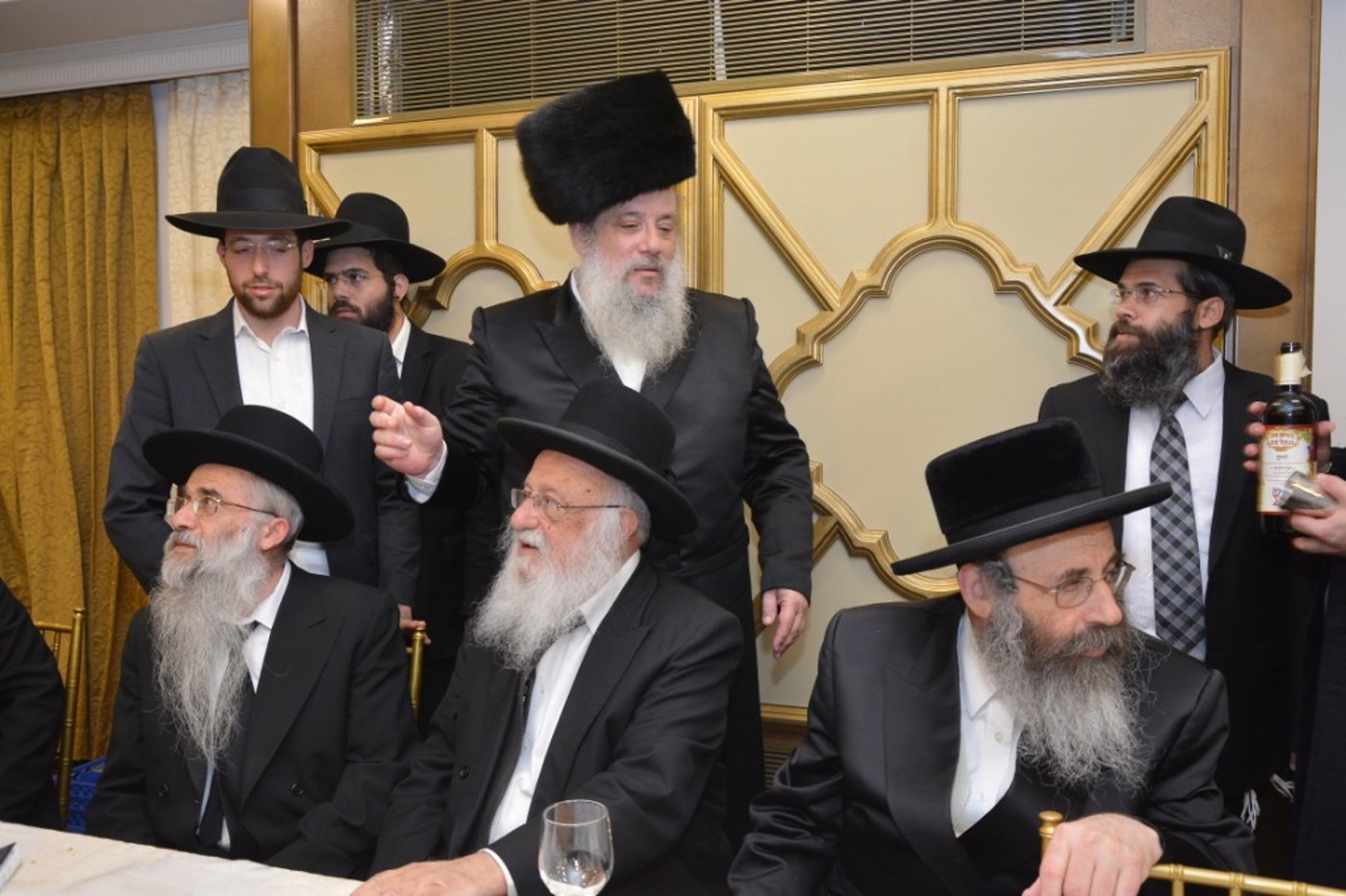גלריה: חנוך זייברט חיתן, כולם התייצבו לאחל מזל טוב
