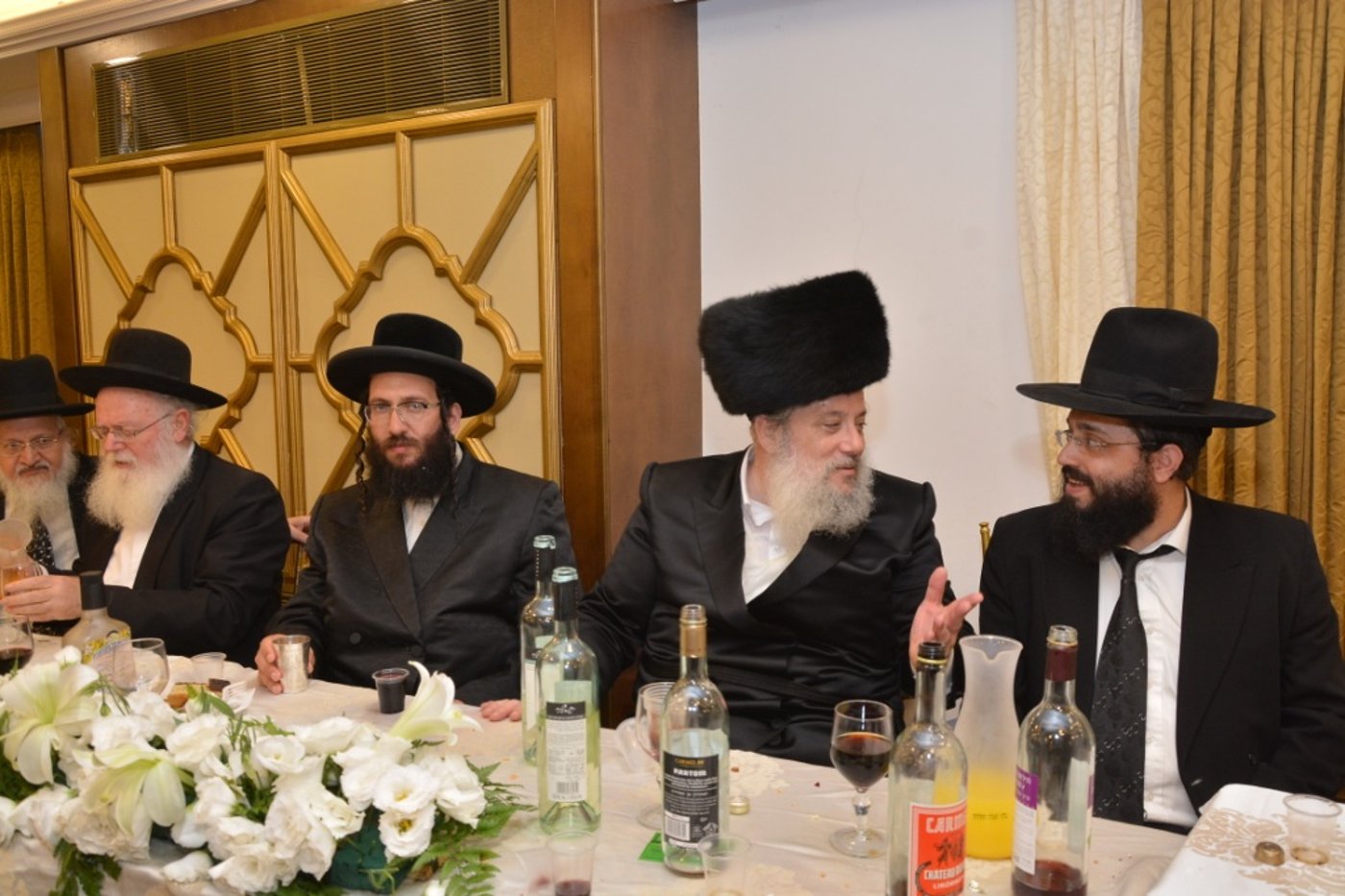 גלריה: חנוך זייברט חיתן, כולם התייצבו לאחל מזל טוב