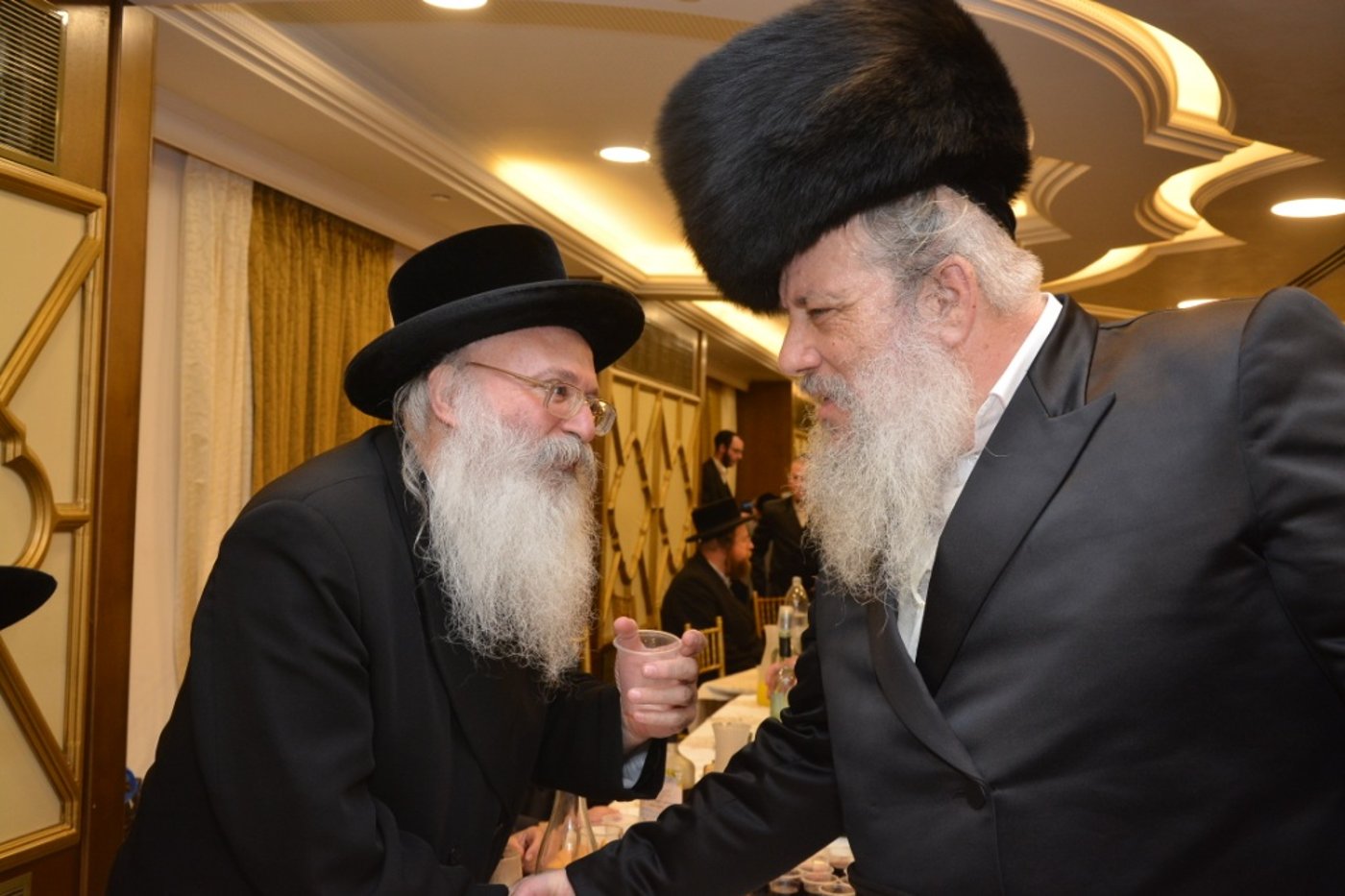 גלריה: חנוך זייברט חיתן, כולם התייצבו לאחל מזל טוב
