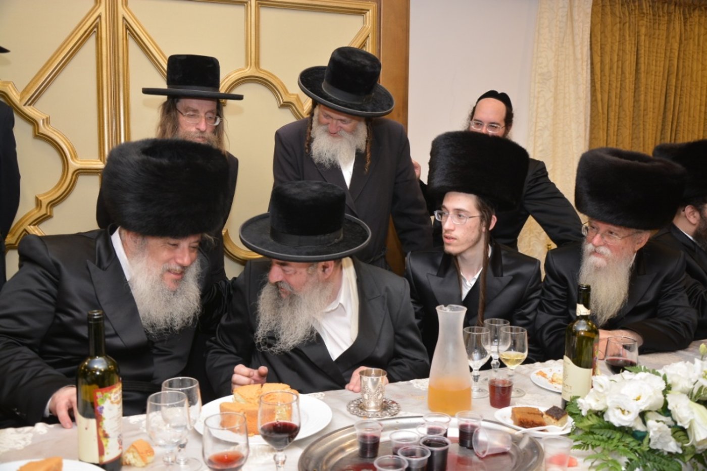 גלריה: חנוך זייברט חיתן, כולם התייצבו לאחל מזל טוב