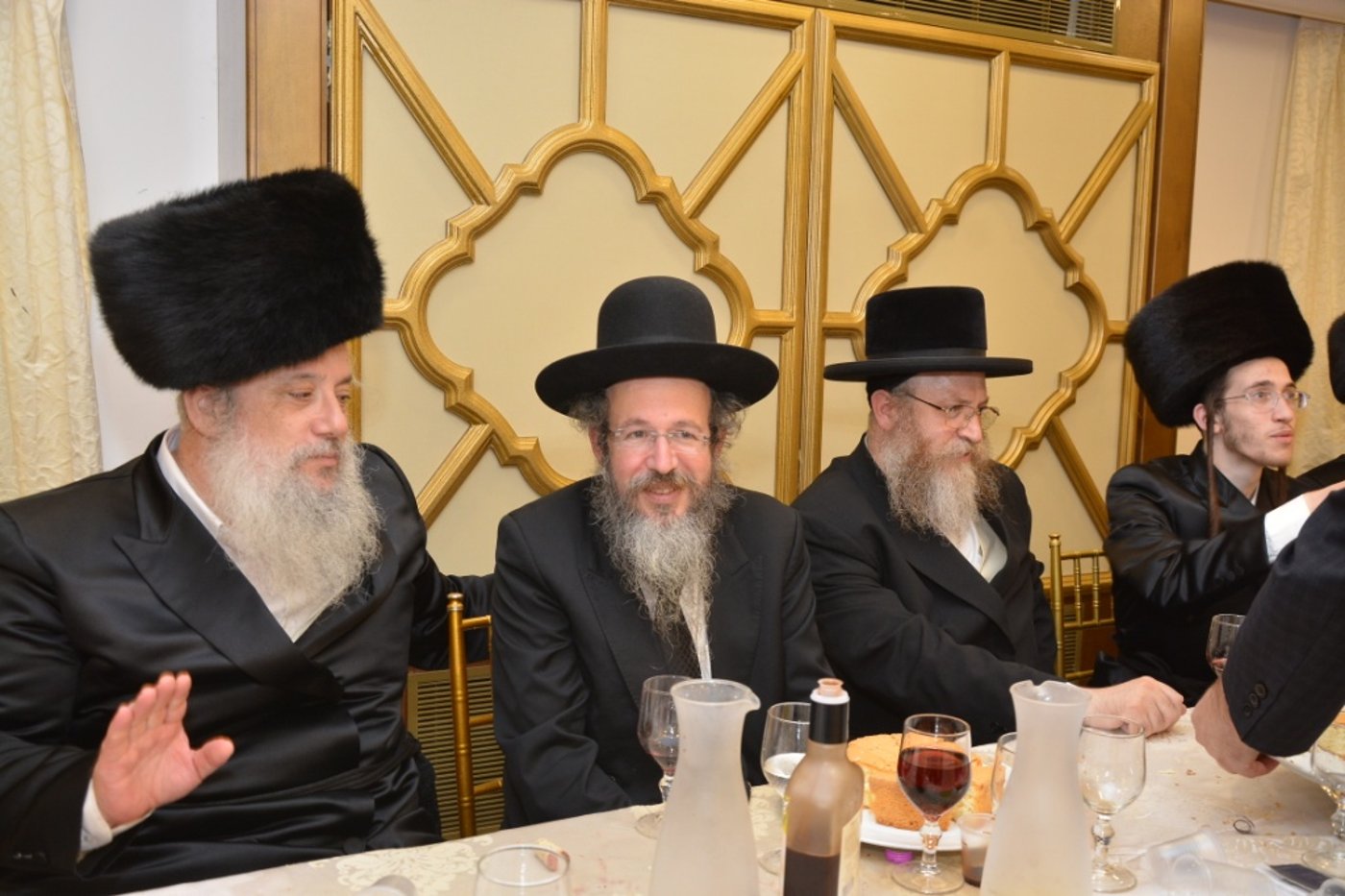 גלריה: חנוך זייברט חיתן, כולם התייצבו לאחל מזל טוב