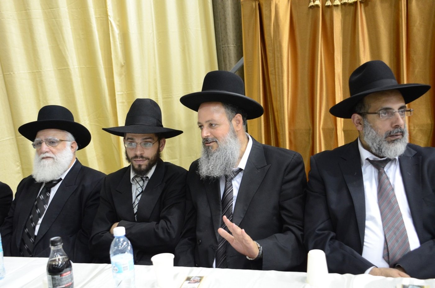 השטח מתעורר? אלפים בעצרות ש"ס בפתח תקווה ובבני ברק