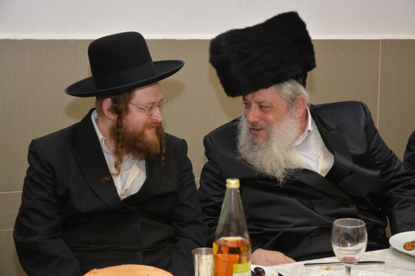 גלריה: אדמו"רים ורבנים בשבע ברכות לבן חנוך זייברט