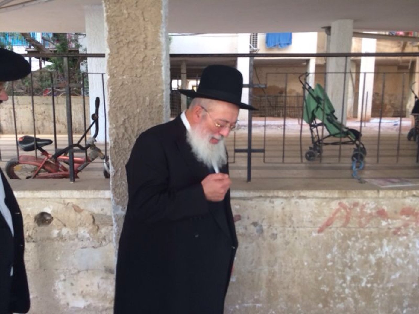 חשיפה: הגר"ש עמאר נועד בחשאי עם הגר"ש בן שמעון