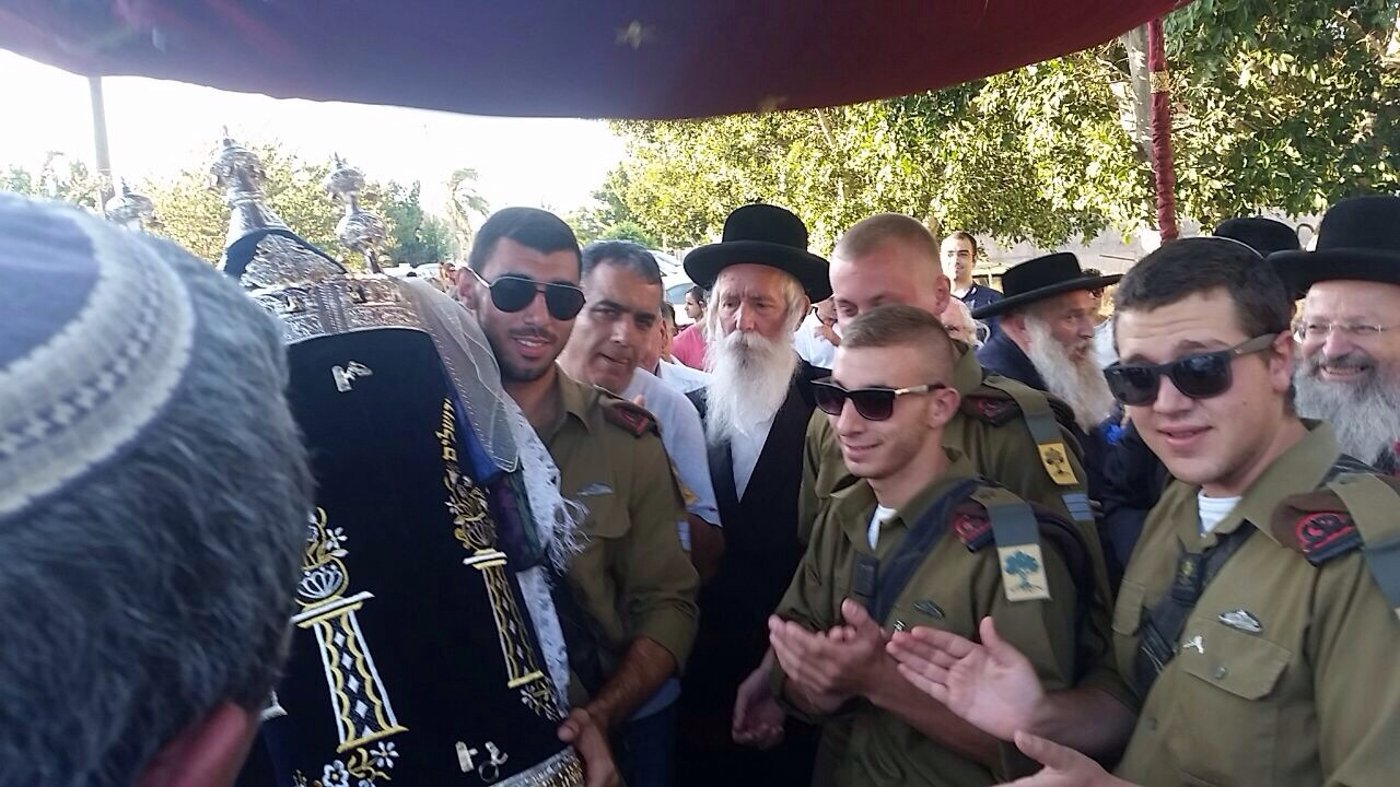 ביוזמת הרב גרוסמן: פיוס בין ח"כ שטרן והרב אליהו
