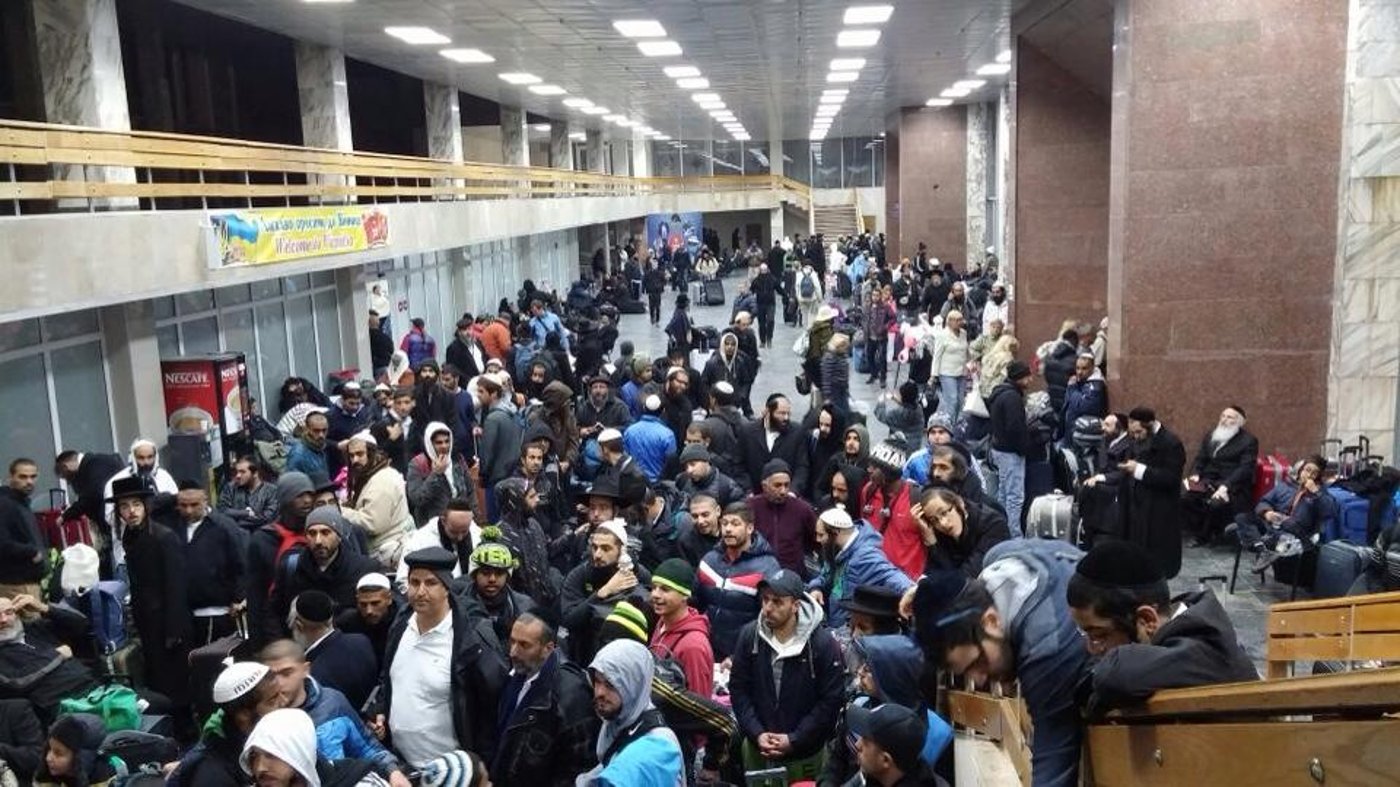 בחזור מאומן: עשרות תקועים בשדה התעופה ויניצה גברישובקה