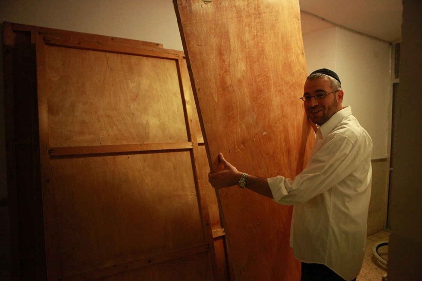 אחרי הצום בונים סוכה • גלריה מירושלים