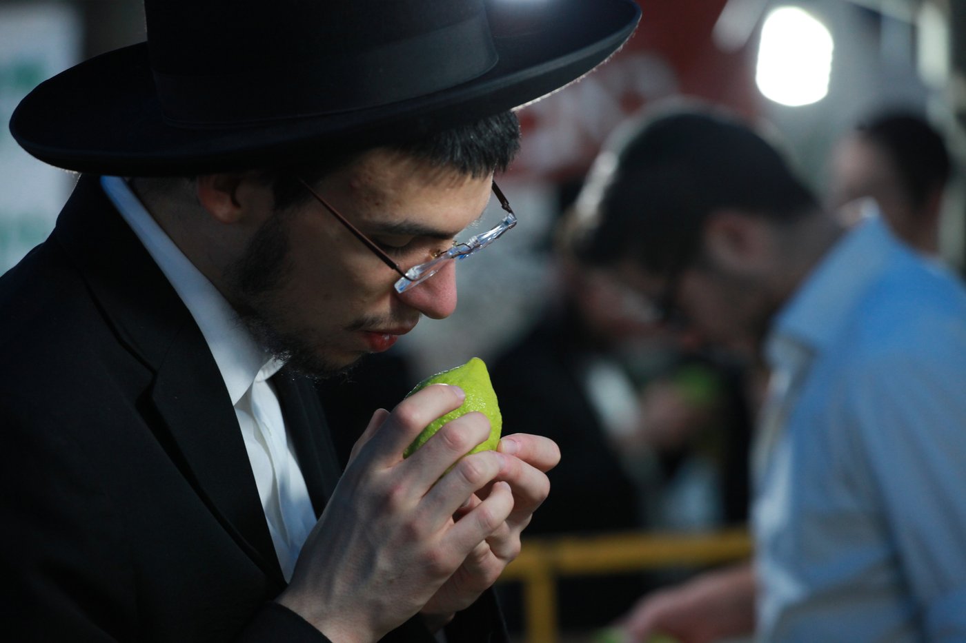 ולקחתם לכם • הירושלמים בחרו ארבעת המינים