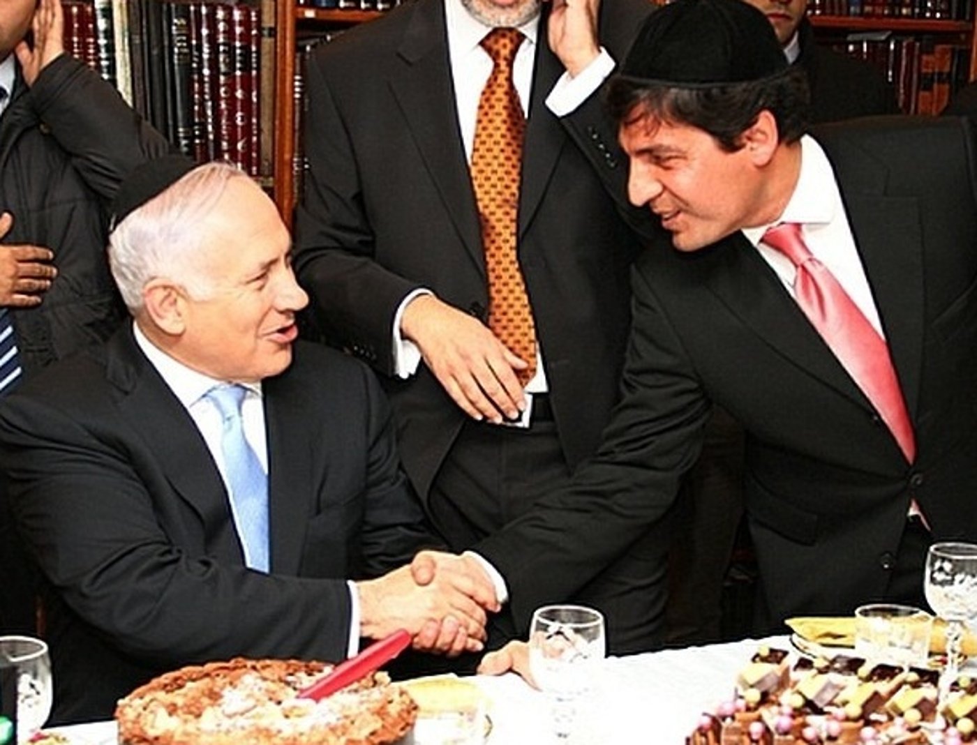 נתניהו ורב הסלבס מרדכי חסידים