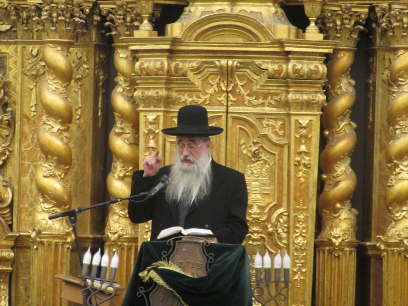 עצרת מחאה בפוניבז': "אסור שאי הסכמה תהפוך לאלימות"